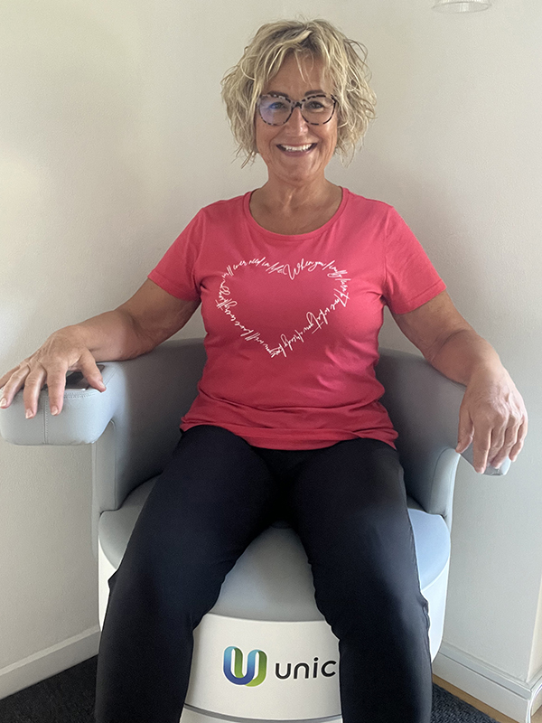 Unica Advanced bækkenbundsstol hos Klinik Lunau